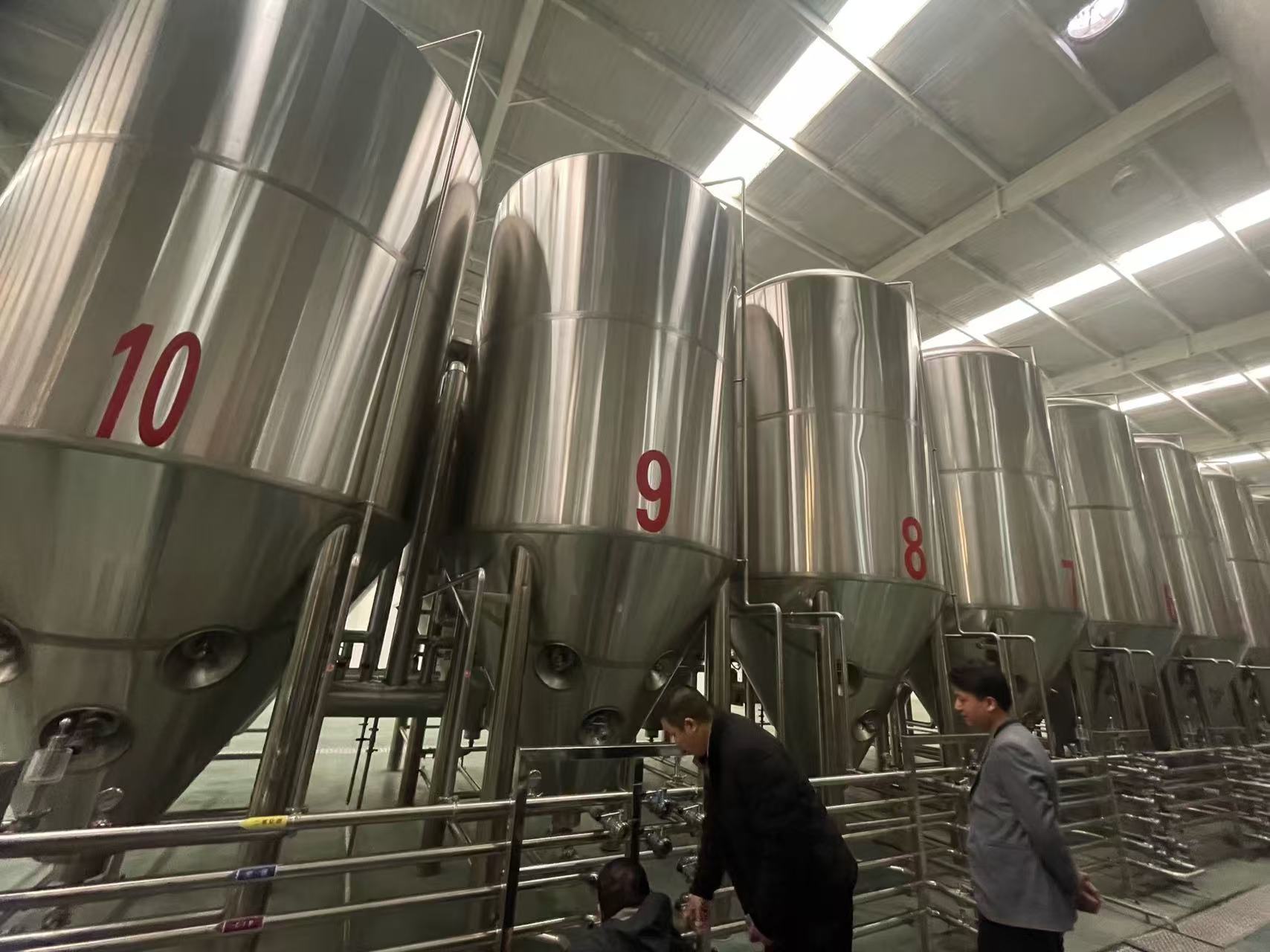 黔西精酿啤酒设备厂—平面布置、设备设计、制造、调试、培训等一条龙服务